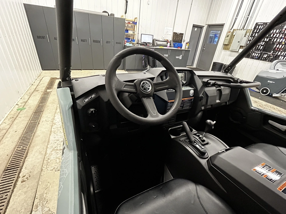 2026 Yamaha Wolverine X4850 Xt-r Grey/black alt