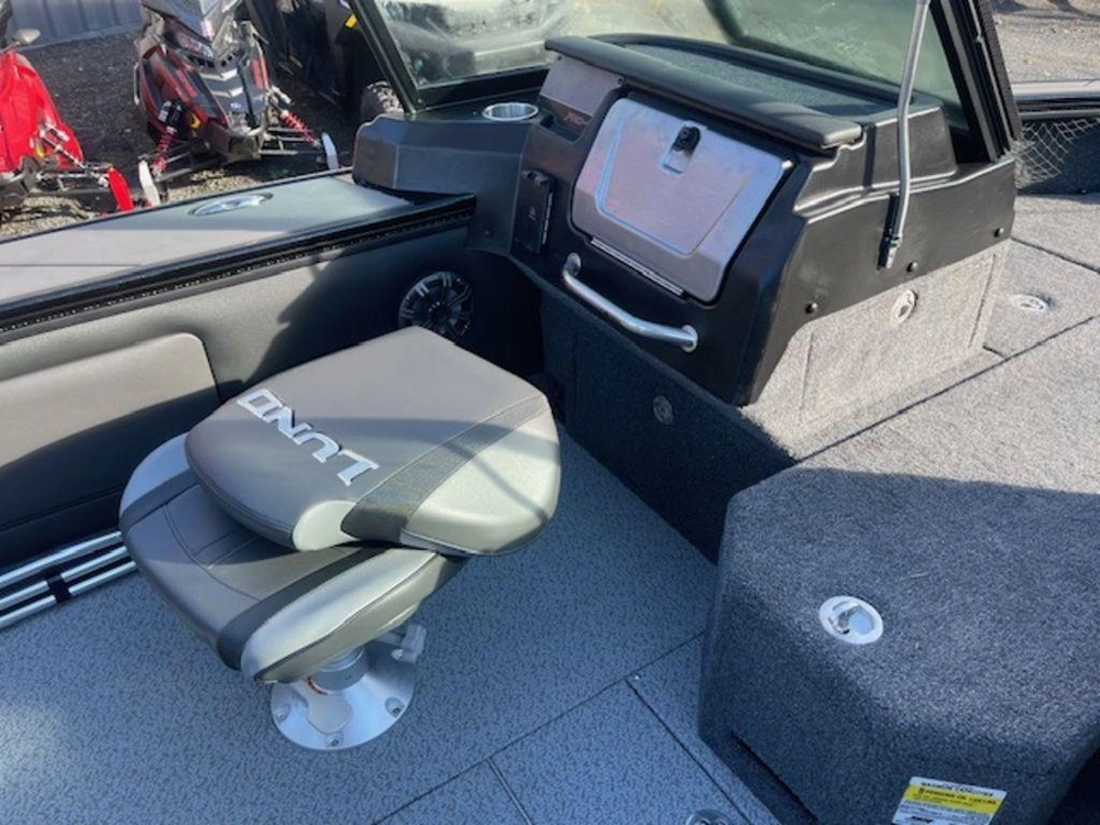 2026 Lund Boat Co 1975 Pro-v Sport alt