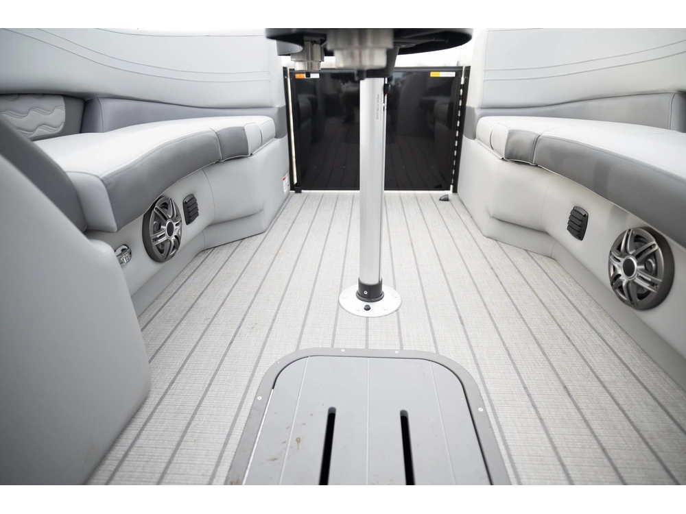 2026 Suncatcher Fusion 322ss alt