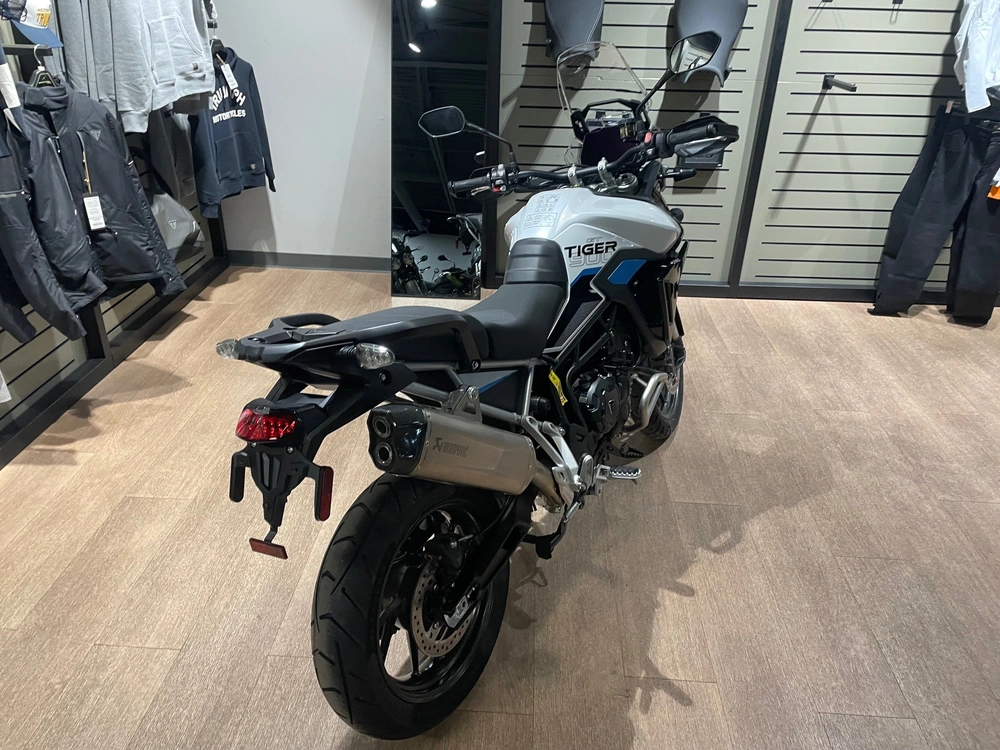 2026 Triumph Tiger 900 Alpine Edition - Snowdonia White alt