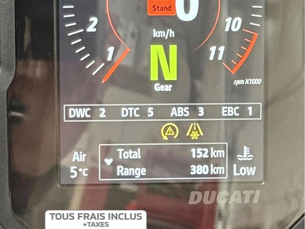 2024 Ducati Desertx alt