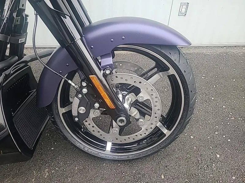 2025 Harley-Davidson FLHX - Street Glide® thumbnail 5