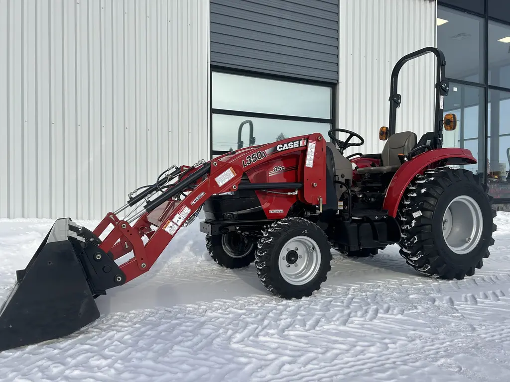 Case IH Farmall 35C 2026