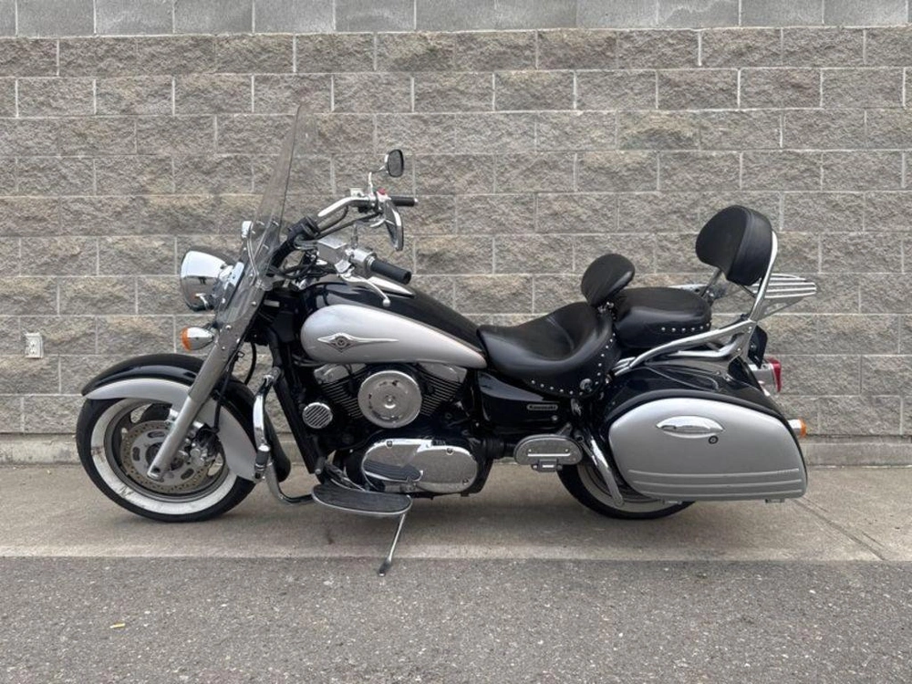 2005 Kawasaki Vulcan 1600 alt