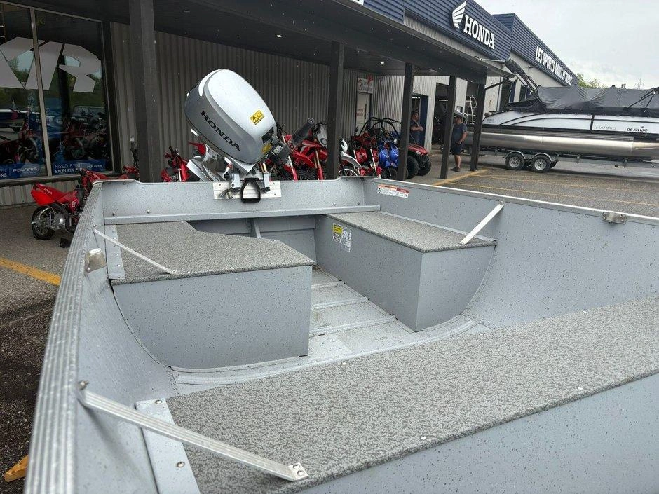 Crestliner Crestliner 1672 Outreach 2024 alt