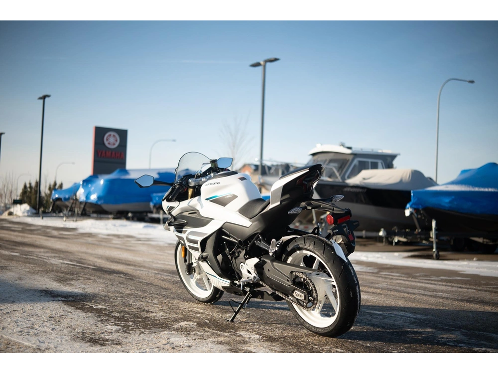 2026 Cfmoto 450ss alt