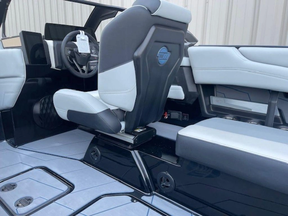 2026 Malibu 22 Lsv alt