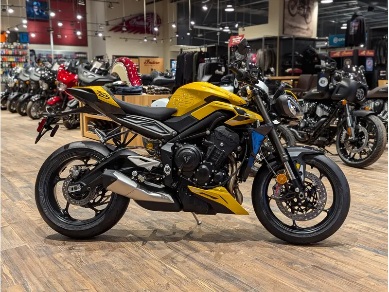 2026 Triumph Street Triple 765 RS // Cosmic Yellow