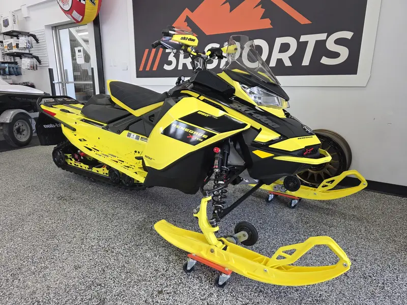 2021 Ski-Doo RENEGADE 850 XRS