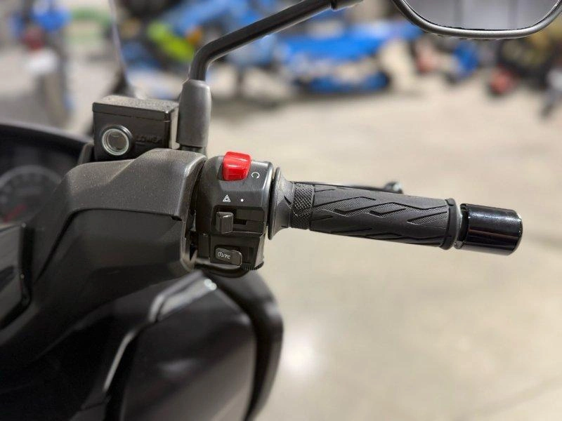 Suzuki Burgman 400 2024 alt