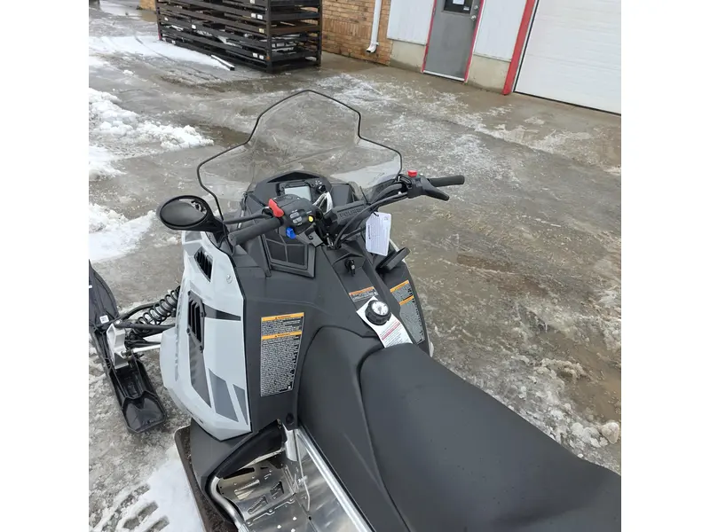 2025 Polaris 550 Voyageur LXT