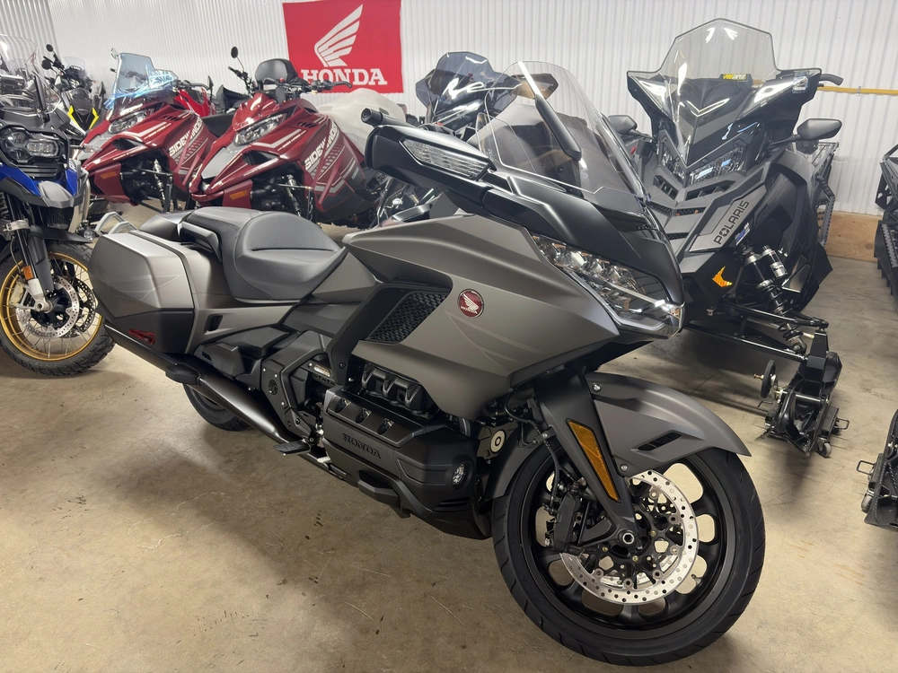 2026 Honda Gold Wing Dct alt