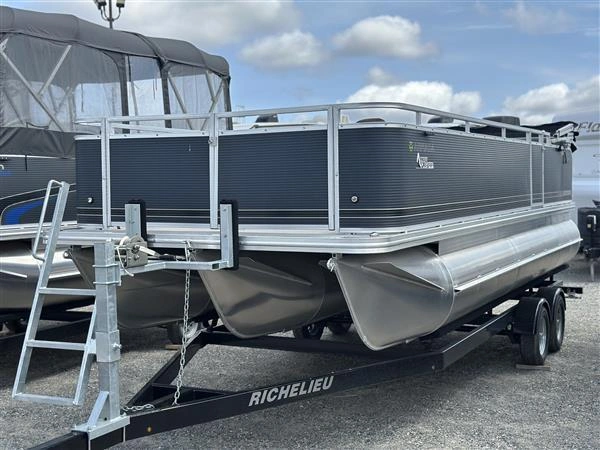 Armada Excursion X208 Moteur Honda 100hp 2023 alt