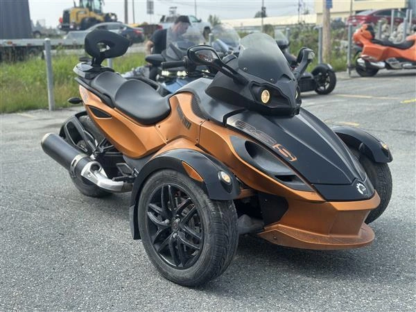 Can-am Spyder Rs 2011 alt