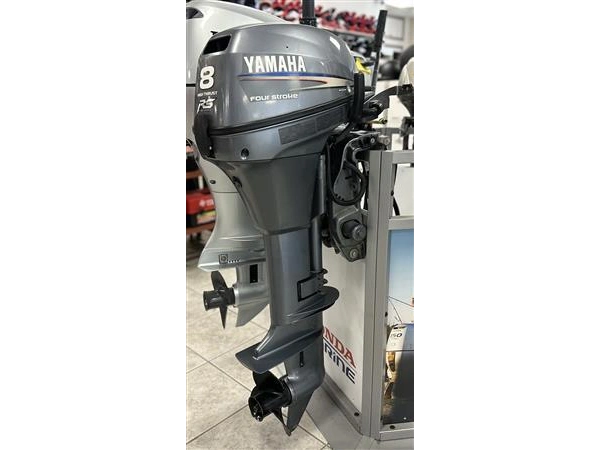 Yamaha 8hp Power Trim Avec Remote 2010 alt