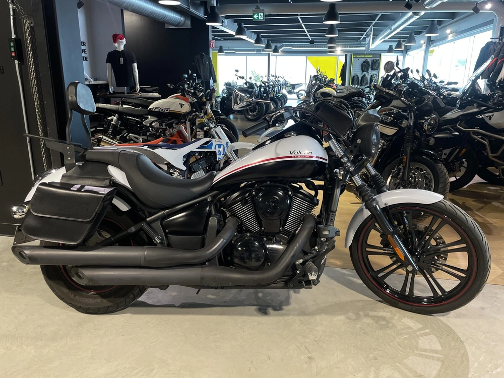 Kawasaki Vulcan 900 Custom 2013 alt
