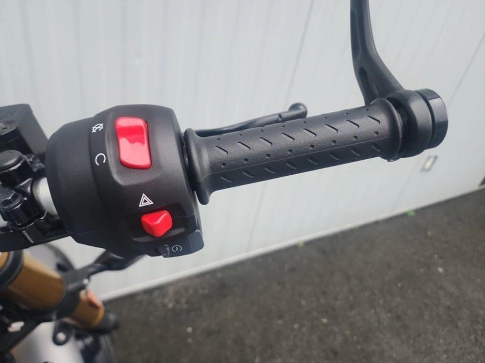 2024 Triumph Speed 400 Phantom Black / Storm Grey alt