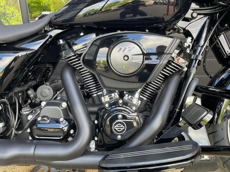 2025 Harley-Davidson FLHX - Street Glide® thumbnail 3