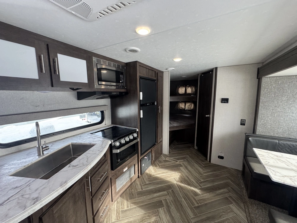 Kz Sportsmen Se 271bhse 2021 alt