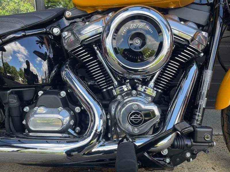 2025 Harley-Davidson FXBB - Street Bob® thumbnail 3