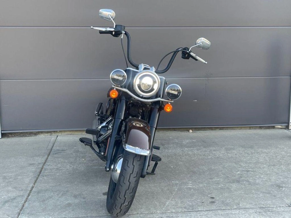 2019 Harley-davidson Flhcs - Softail® Heritage Classic 114 alt