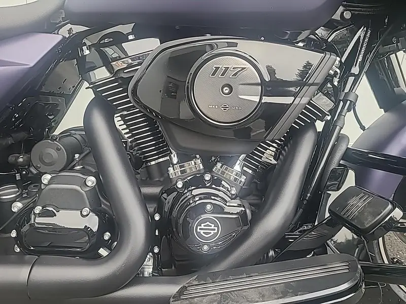 2025 Harley-Davidson FLHX - Street Glide® thumbnail 3