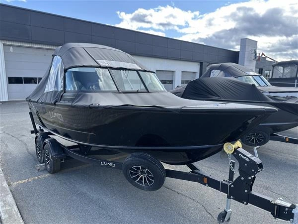 Lund Boat Co 1875 Impact Xs 2025 alt