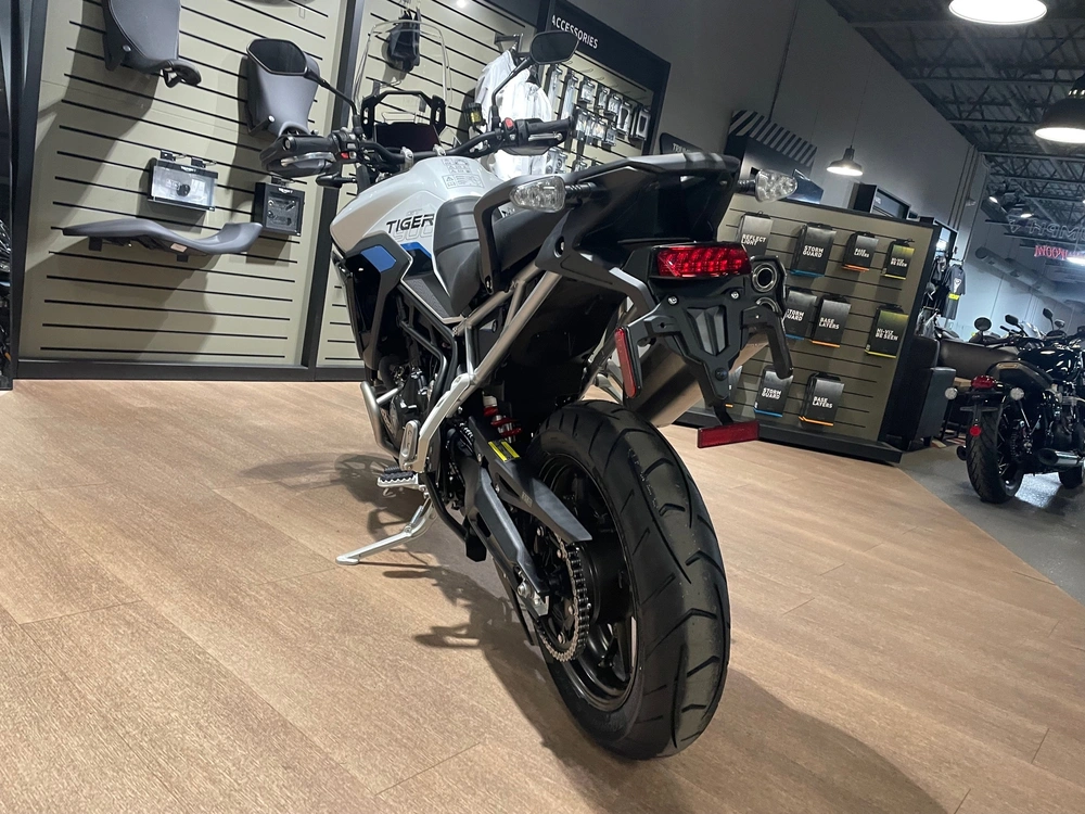 2026 Triumph Tiger 900 Alpine Edition - Snowdonia White alt