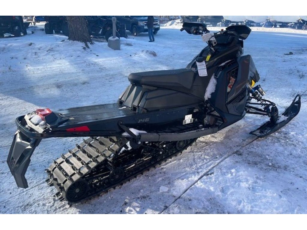 2025 Polaris 650 Switchback Assault 146 Storm Gray / Indy Red alt