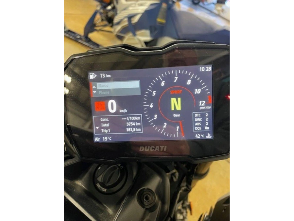 2023 Ducati Diavel 4 Thrilling Black alt