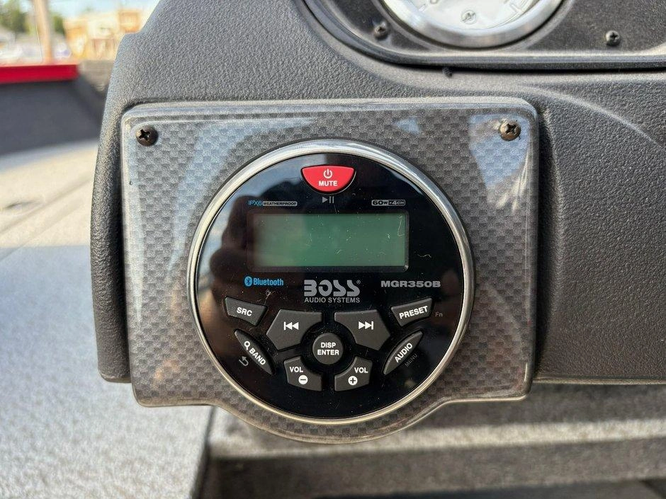 Crestliner Crestliner 1650 Hawk 2026 alt