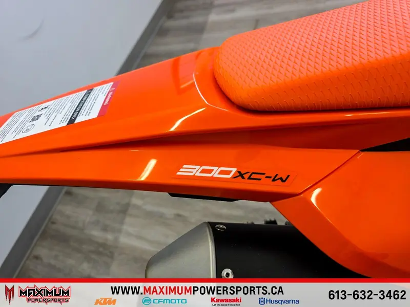 2025 KTM 300 XC-W thumbnail 10