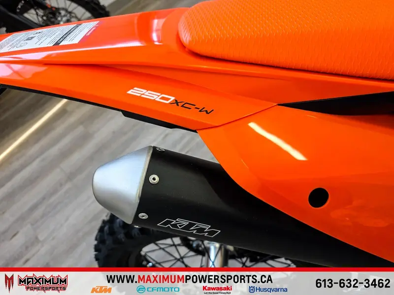 2025 KTM 250 XC-W thumbnail 10
