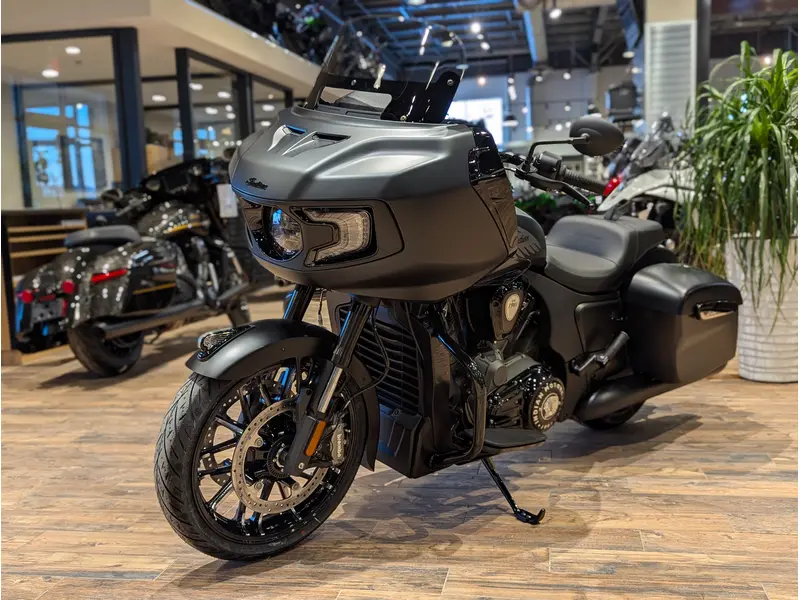 2026 Indian Motorcycle Challenger Dark Horse // Black Smoke