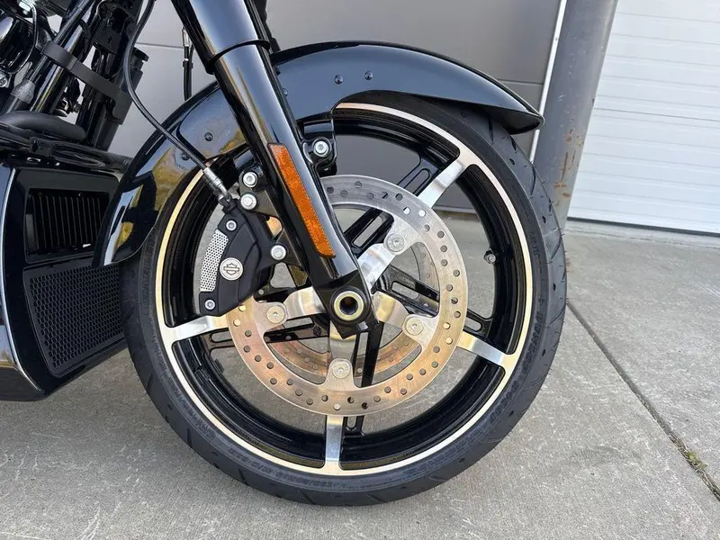 2025 Harley-Davidson FLHX - Street Glide® thumbnail 5