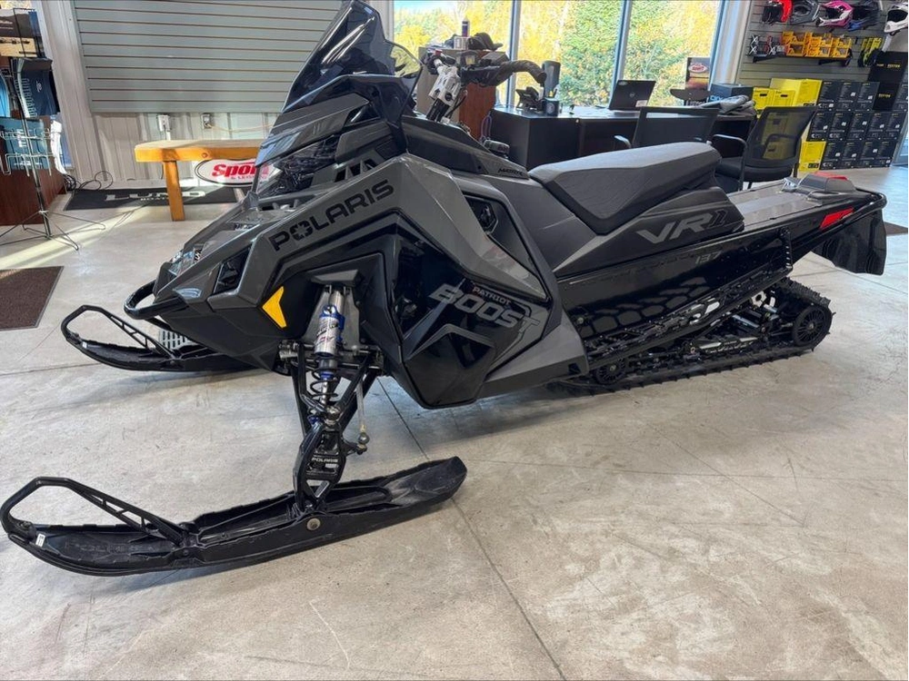 2025 Polaris Boost Indy Vr1 137 Shadow Gray / Gloss Black alt