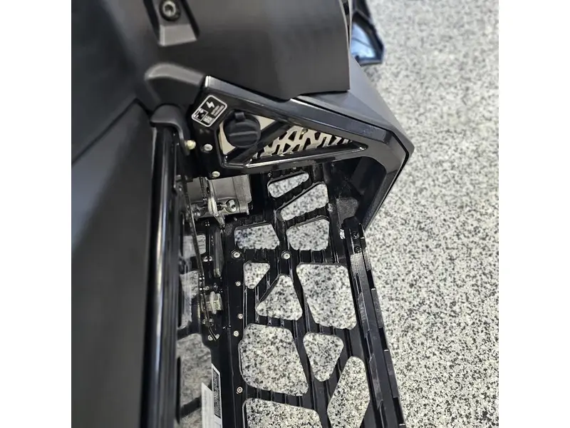 2025 Polaris 850 INDY VR1 137