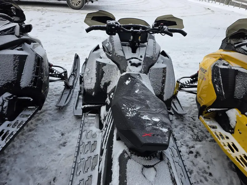 2025 Ski-Doo MXZ XRS 137''