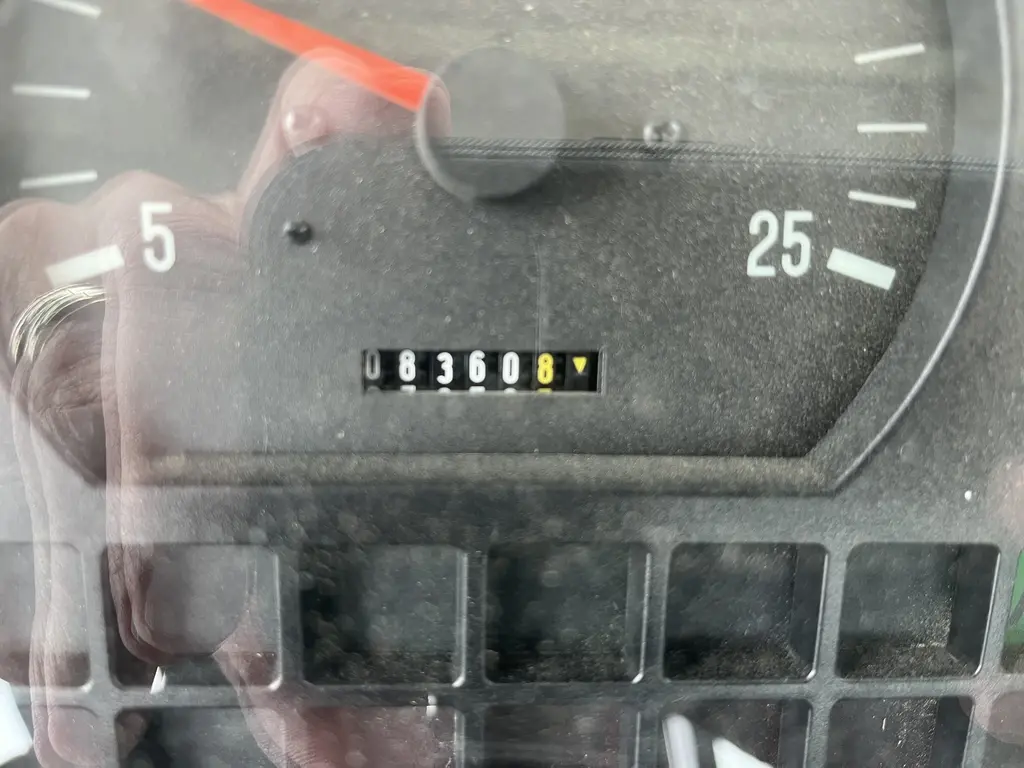 1998 White 6710