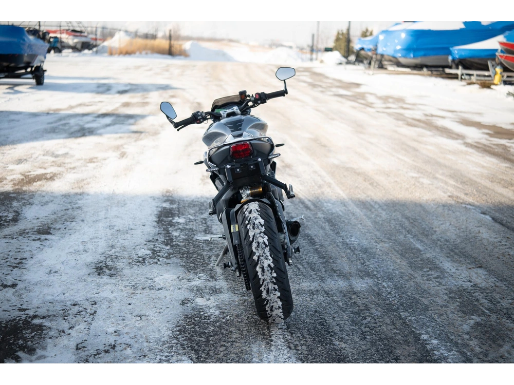 2021 Triumph Street Triple 765 alt