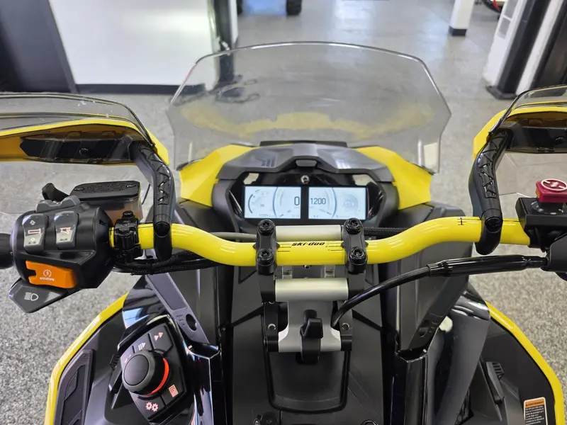 2021 Ski-Doo RENEGADE 850 XRS