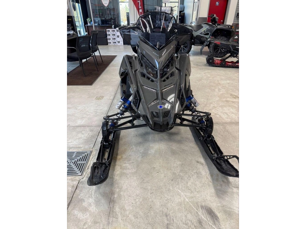 2025 Polaris Boost Indy Vr1 137 Shadow Gray / Gloss Black alt