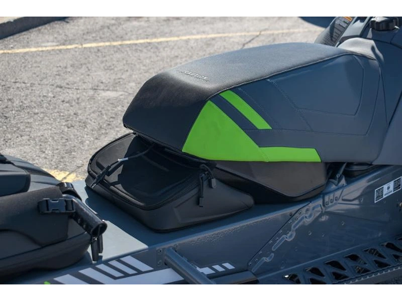 Arctic Cat Riot 8000 2022 alt