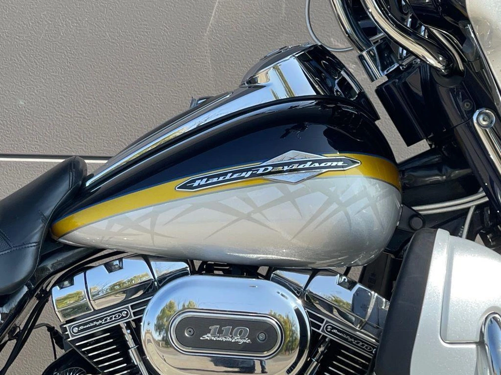 2012 Harley-davidson Flhtcuse7 - Cvo™ Ultra Classic® Electra Glide® alt