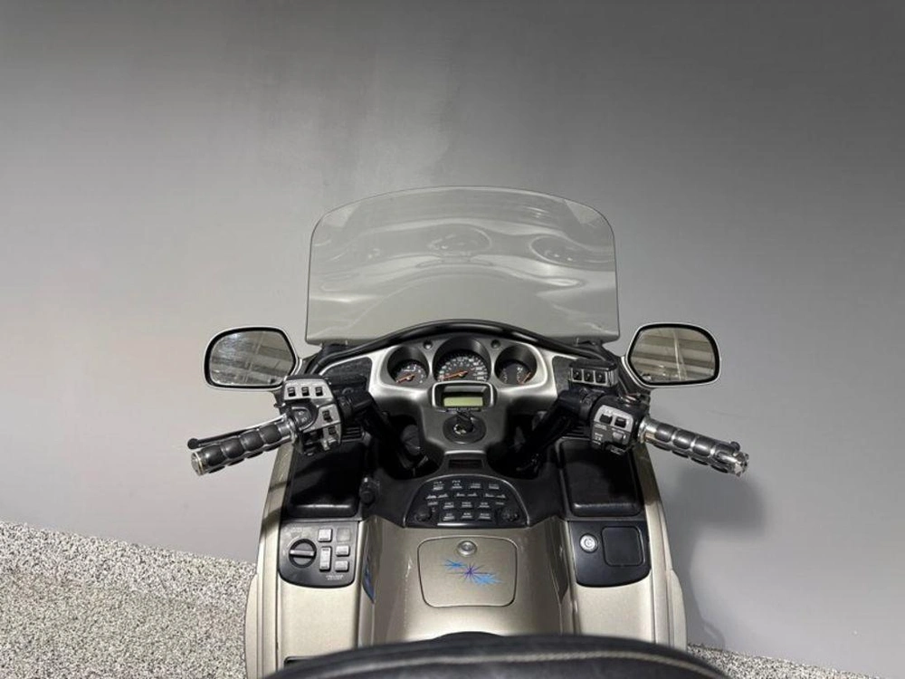 2002 Honda Gold Wing alt