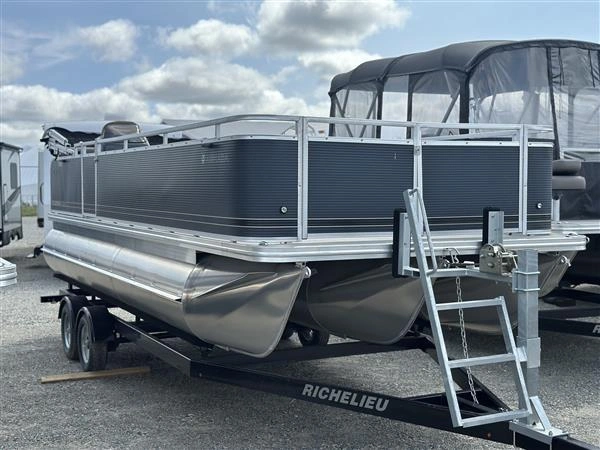 Armada Excursion X208 Moteur Honda 100hp 2023 alt