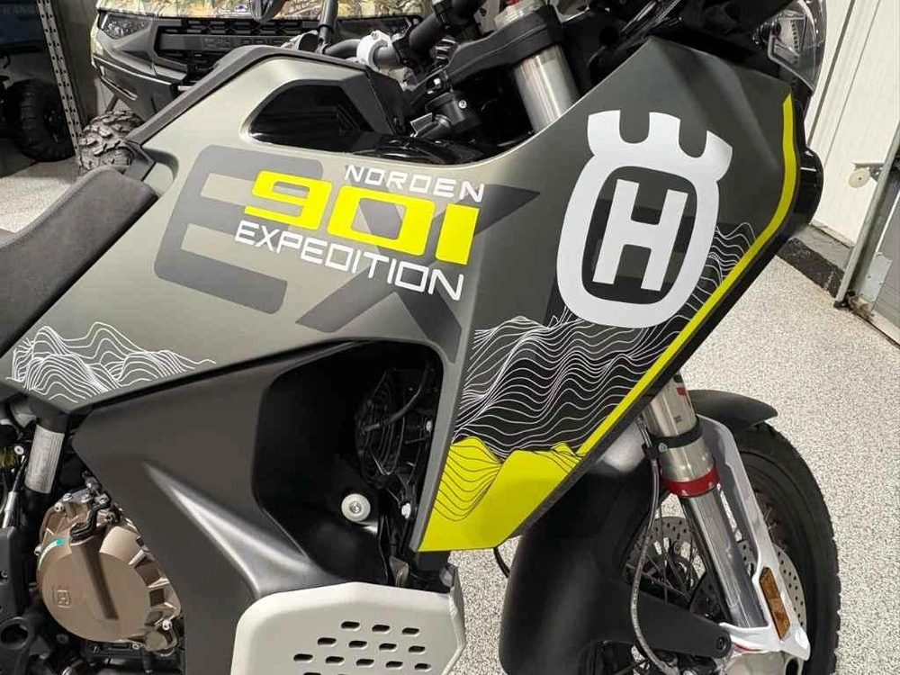 2025 Husqvarna Norden 901 Expedition alt