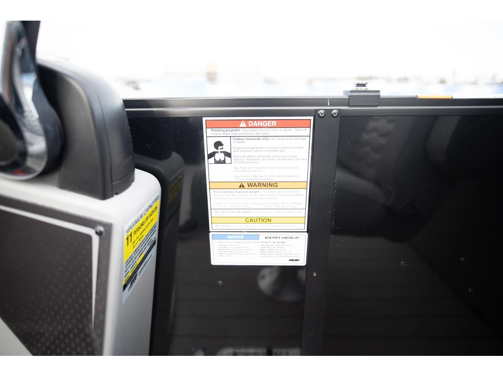 2026 Suncatcher Fusion 322ss alt