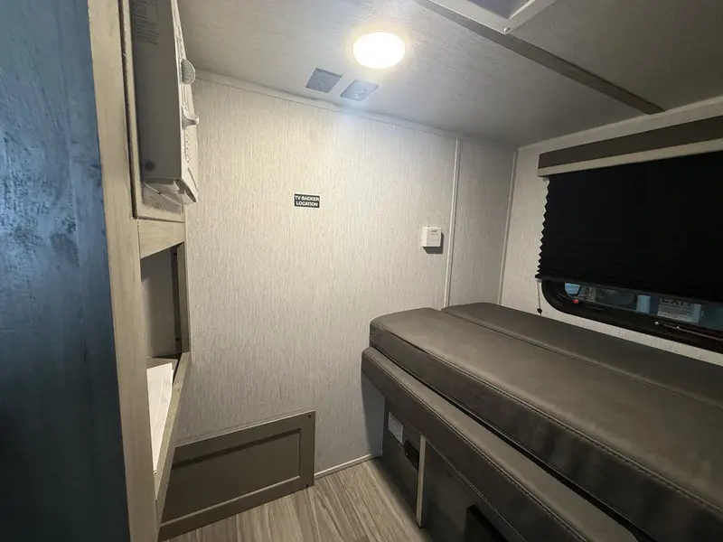 2027 Sunset Park RV Sunray 109