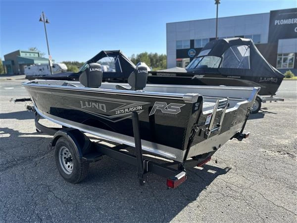 Lund Boat Co 1875 Alaskan Tiller 2024 alt